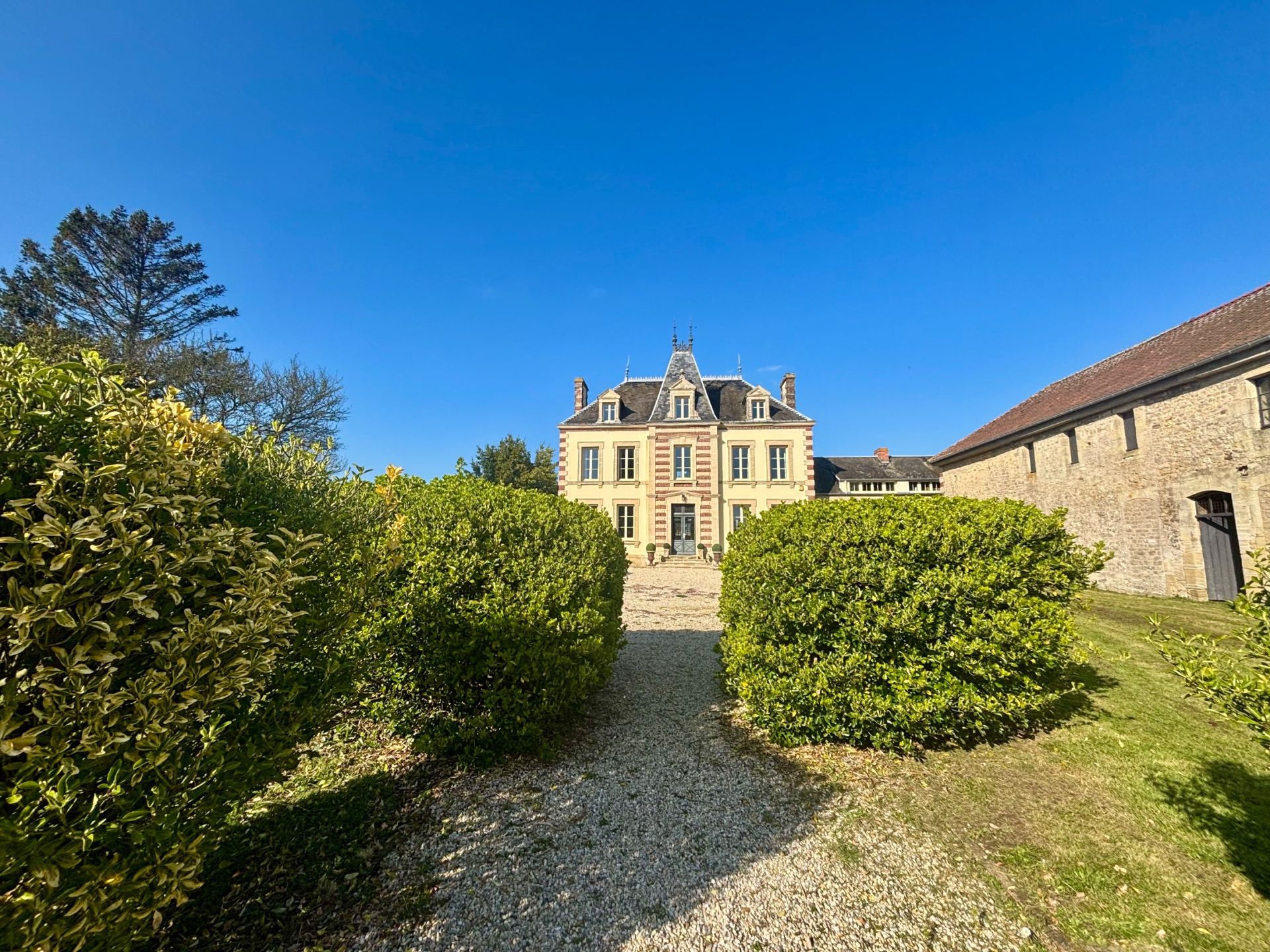 maison 12 Pièces en vente sur VIERVILLE SUR MER (14710)