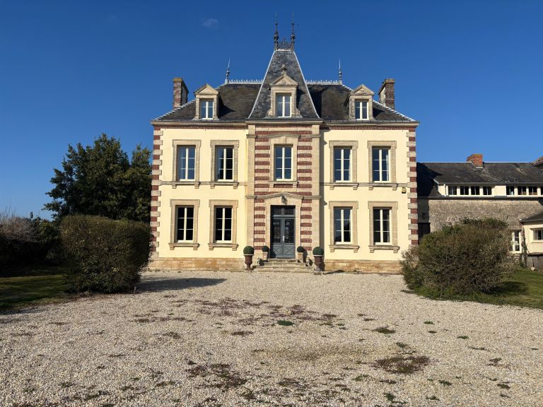 maison 12 Pièces en vente sur VIERVILLE SUR MER (14710)