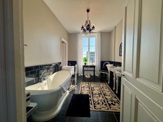 maison 12 Pièces en vente sur VIERVILLE SUR MER (14710)