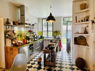 mansion 10 Rooms for sale on CAUMONT (27310)