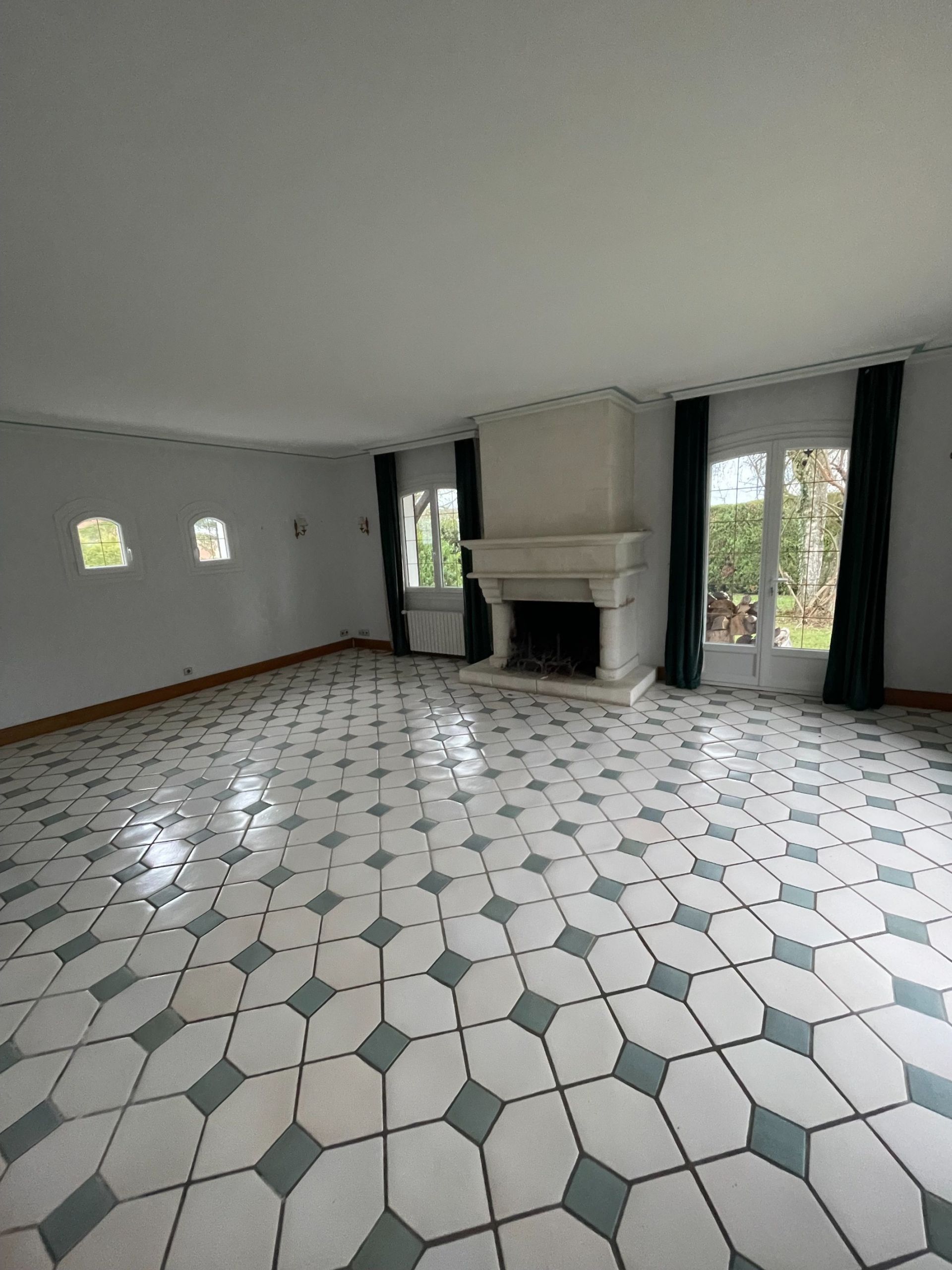 mansion 9 Rooms for sale on ST ETIENNE DU ROUVRAY (76800)
