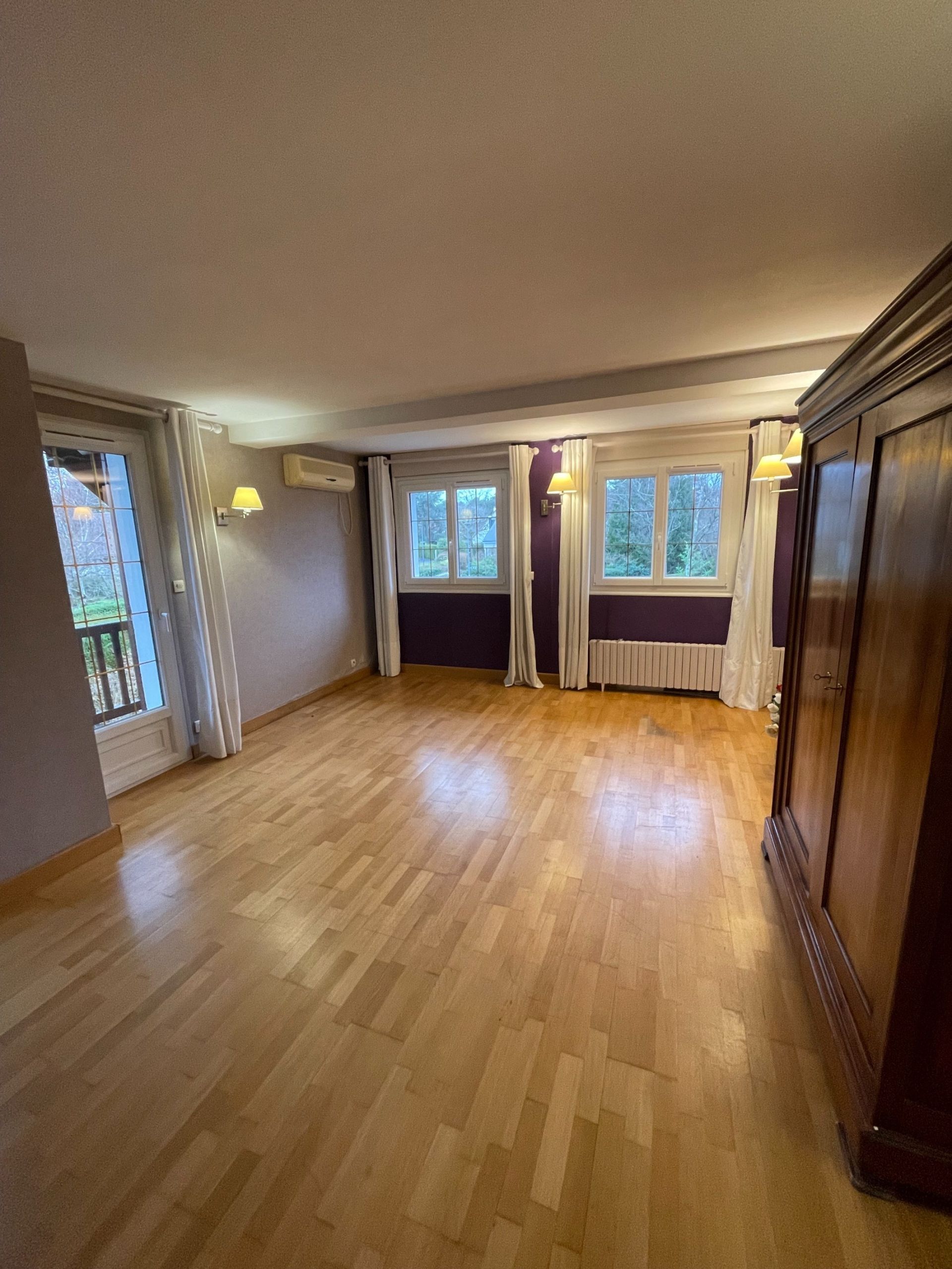 mansion 9 Rooms for sale on ST ETIENNE DU ROUVRAY (76800)