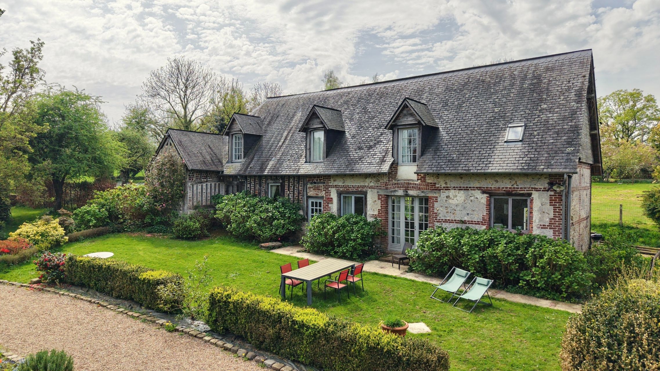 maison 19 Pièces en vente sur GONNEVILLE SUR HONFLEUR (14600)