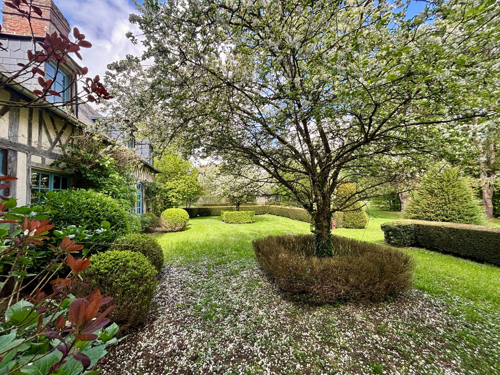 maison 10 Pièces en vente sur MORAINVILLE JOUVEAUX (27260)