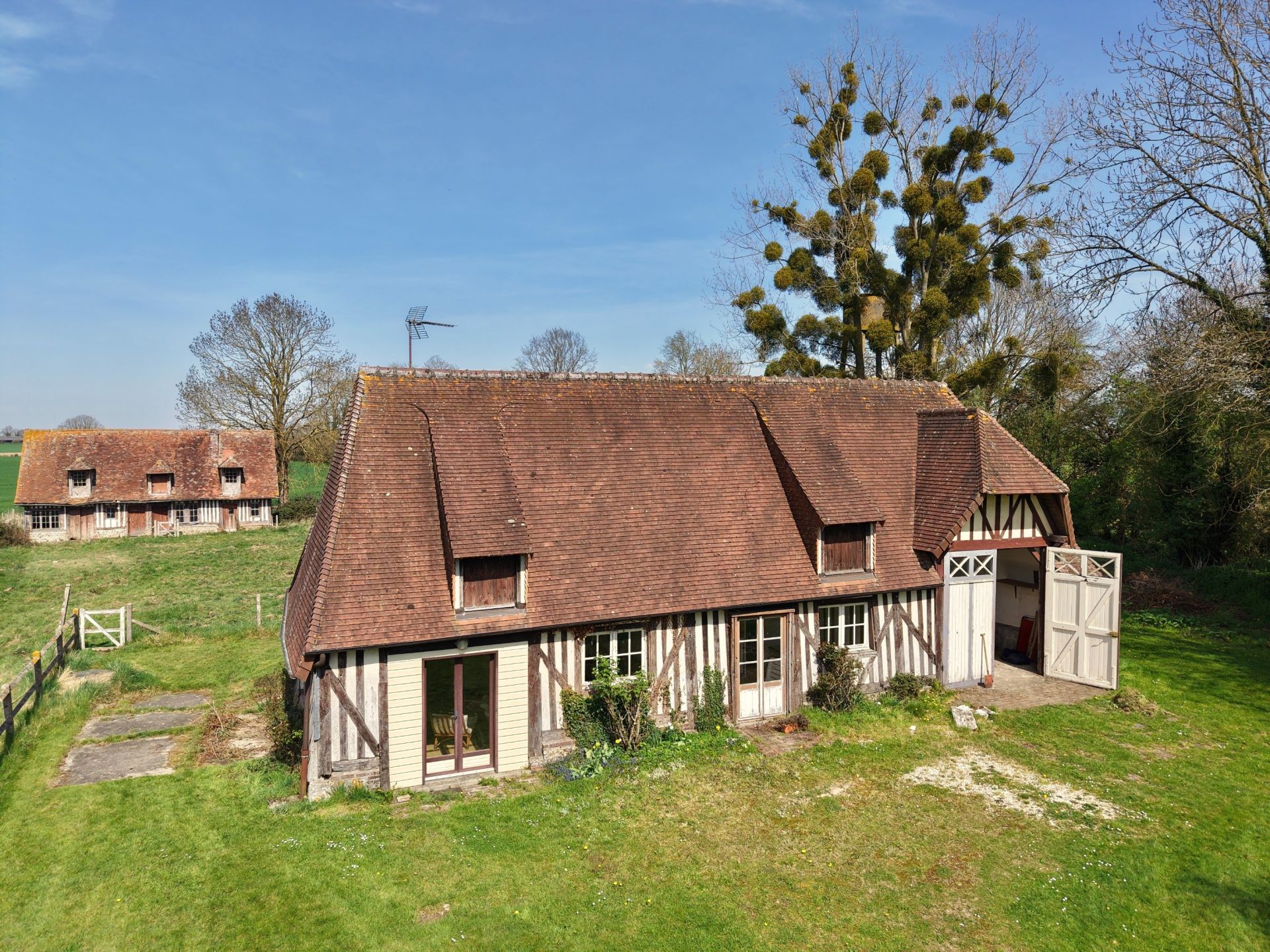 house 11 Rooms for sale on PIENCOURT (27230)