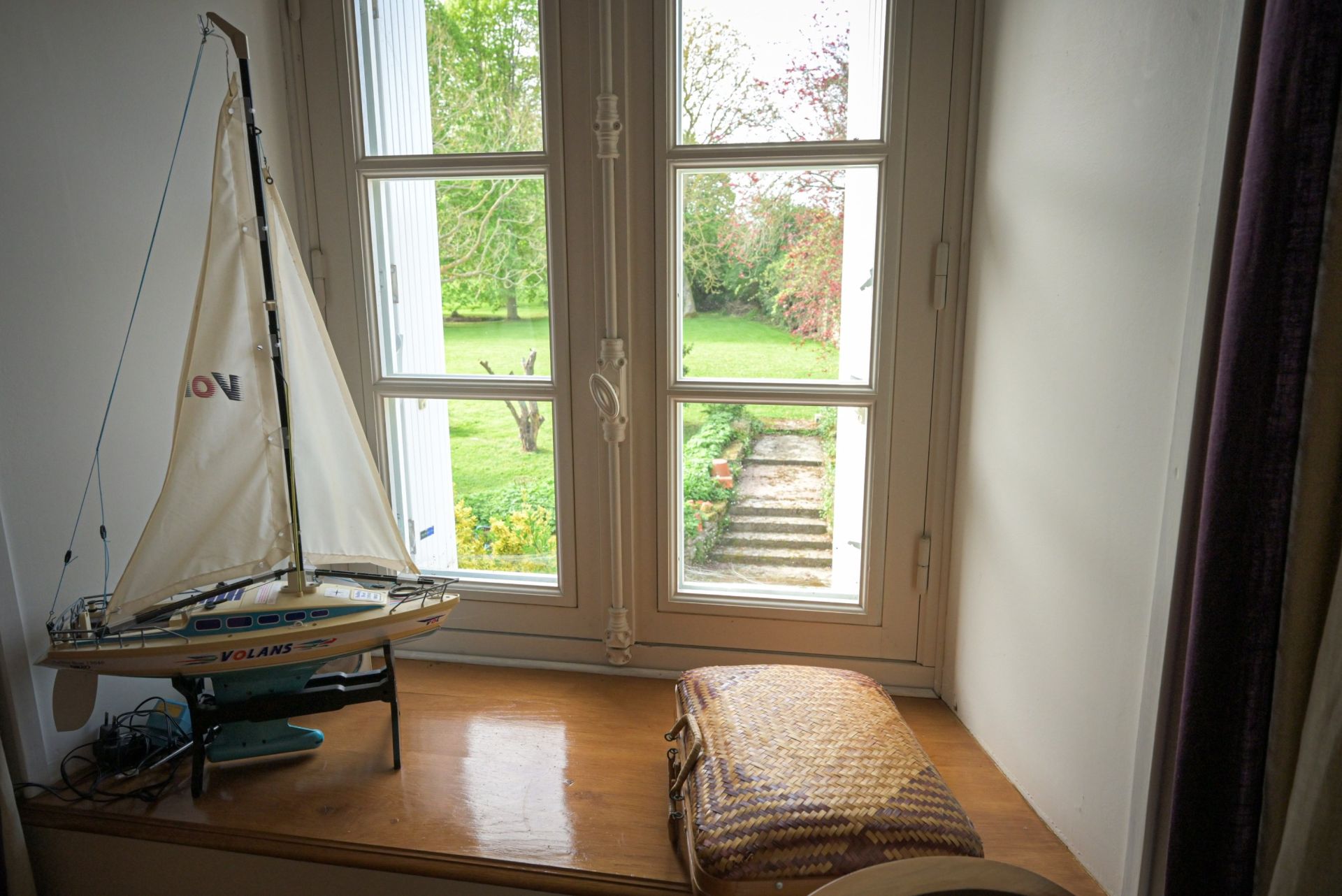 house 9 Rooms for sale on BAYEUX (14400)