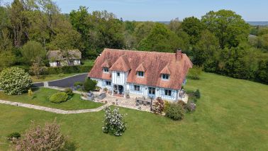 house 8 Rooms for sale on GLANVILLE (14950)