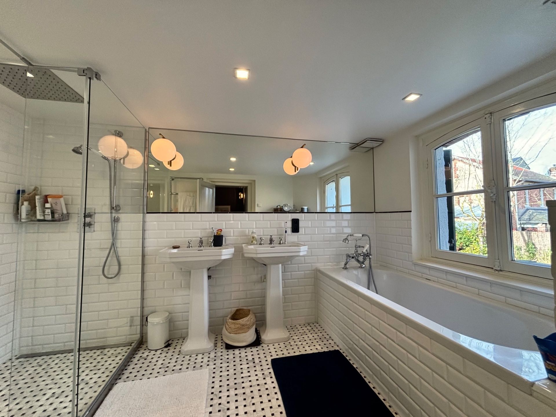 house 11 Rooms for sale on TOURGEVILLE (14800)