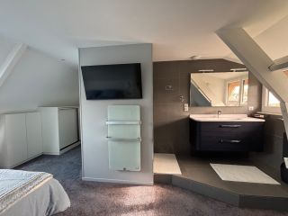 house 8 Rooms for sale on ASNELLES (14960)