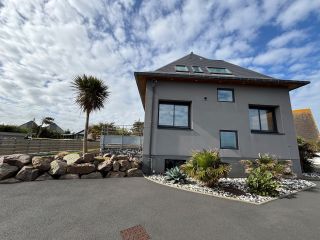 house 8 Rooms for sale on ASNELLES (14960)