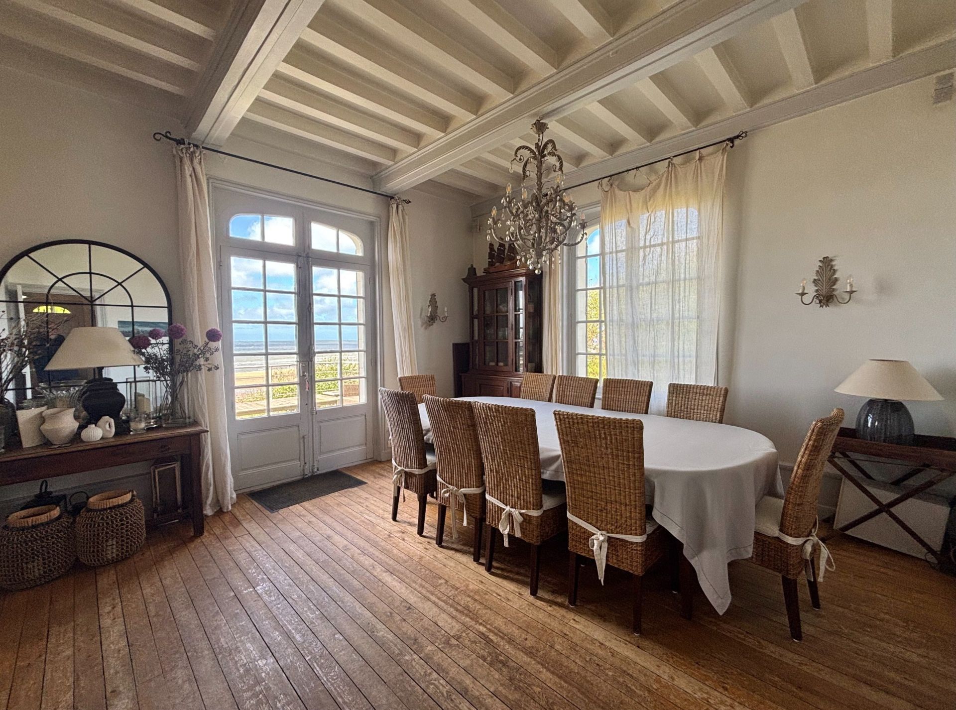 house 11 Rooms for seasonal rent on BENERVILLE SUR MER (14910)