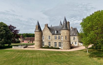 Sale Castle Giel-Courteilles 20&nbsp;Rooms 833&nbsp;m²