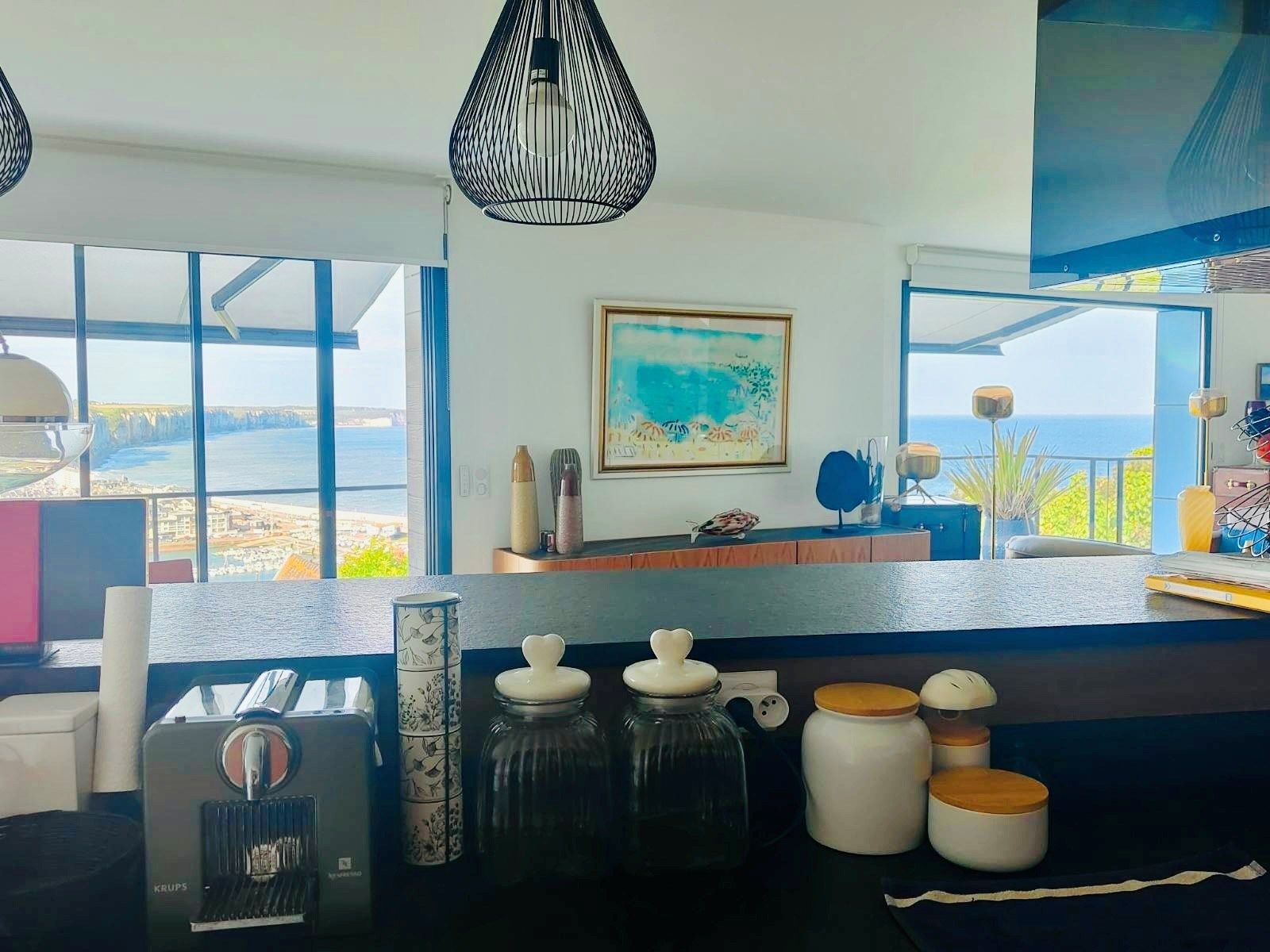 contemporary house 10 Rooms for sale on FECAMP (76400)