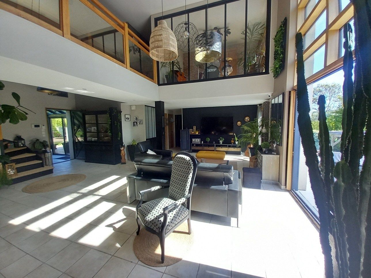 contemporary house 10 Rooms for sale on MALAUNAY (76770)