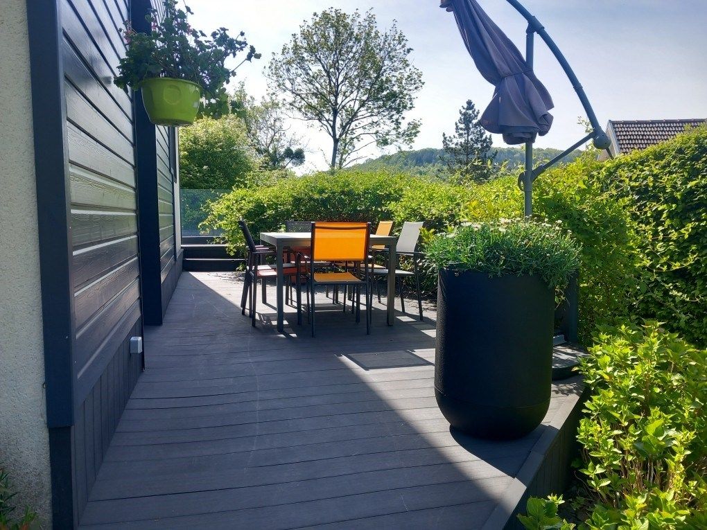 contemporary house 10 Rooms for sale on MALAUNAY (76770)