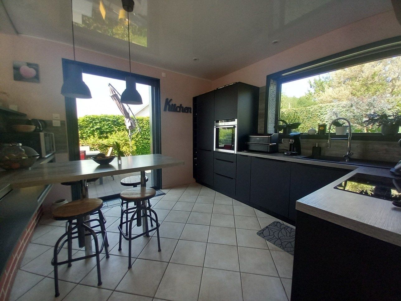 contemporary house 10 Rooms for sale on MALAUNAY (76770)