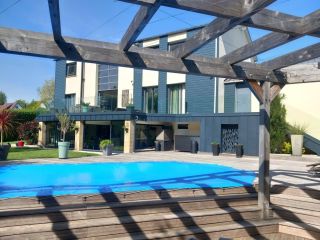 house 10 Rooms for sale on MALAUNAY (76770)