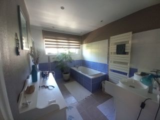 contemporary house 10 Rooms for sale on MALAUNAY (76770)