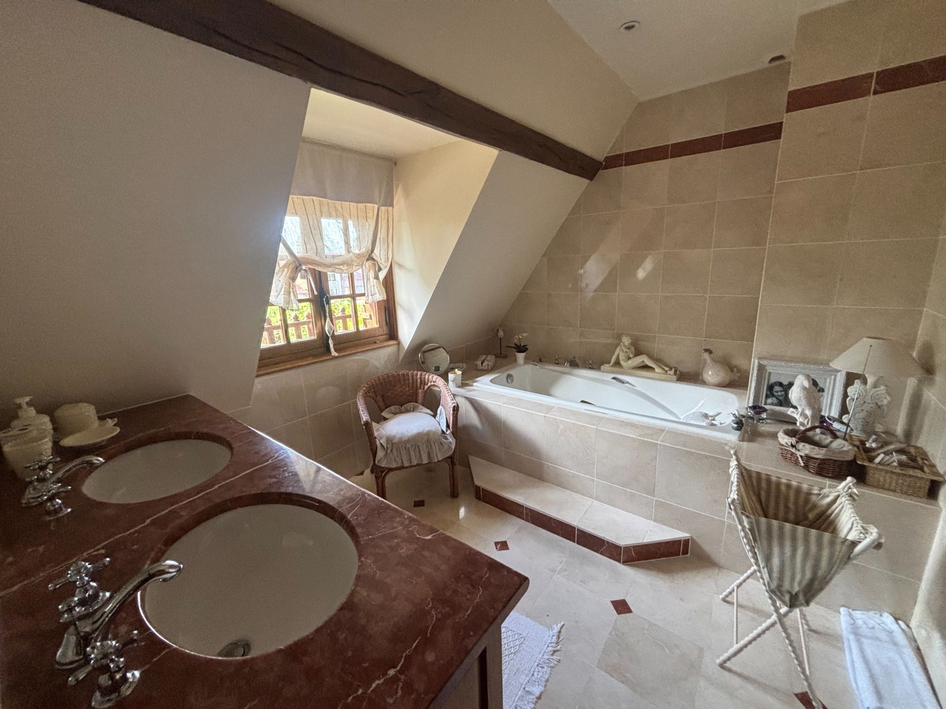 house 6 Rooms for sale on BEUVRON EN AUGE (14430)