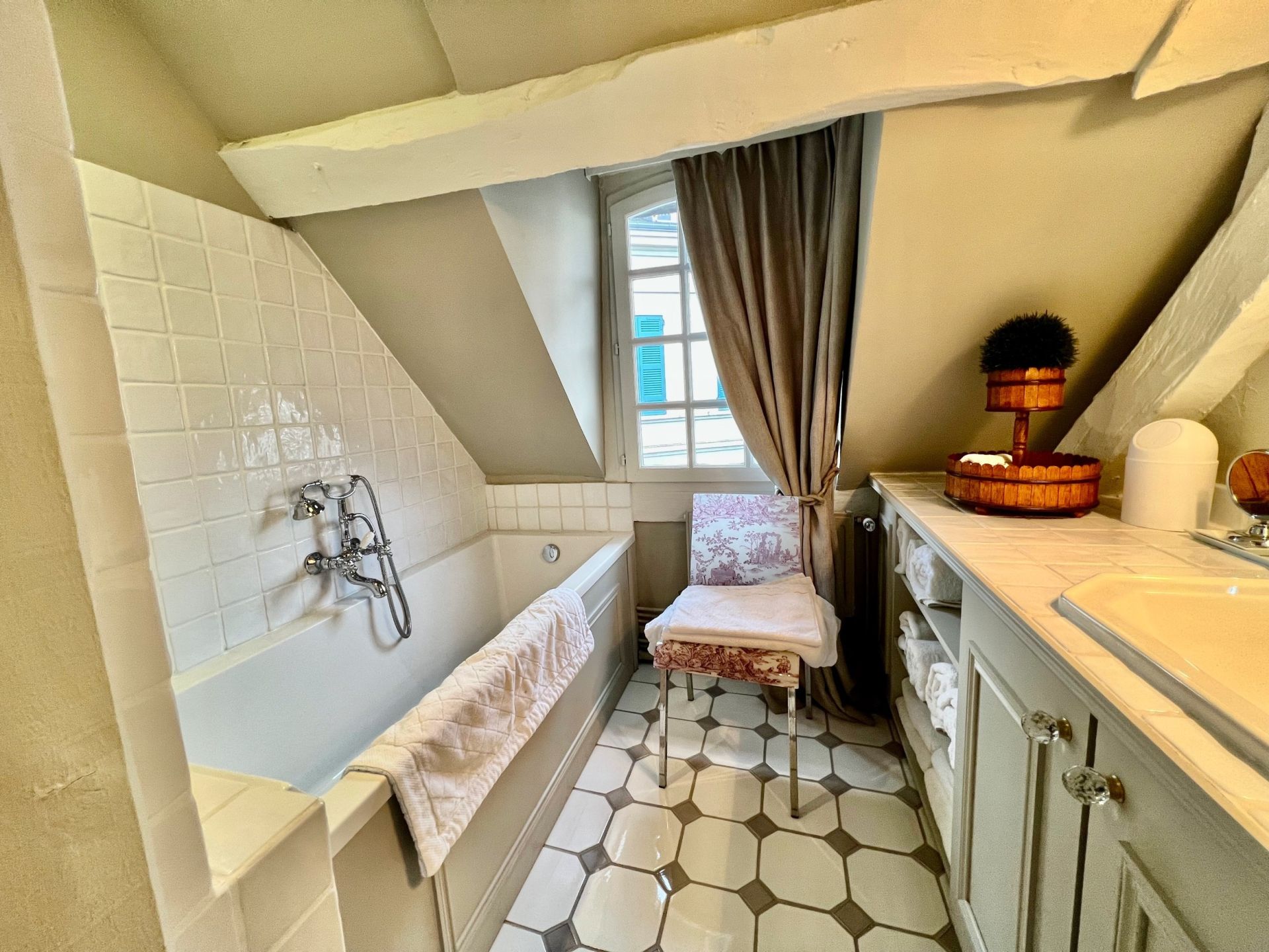 house 7 Rooms for seasonal rent on HONFLEUR (14600)