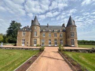 castle 20 Rooms for sale on GIEL COURTEILLES (61210)