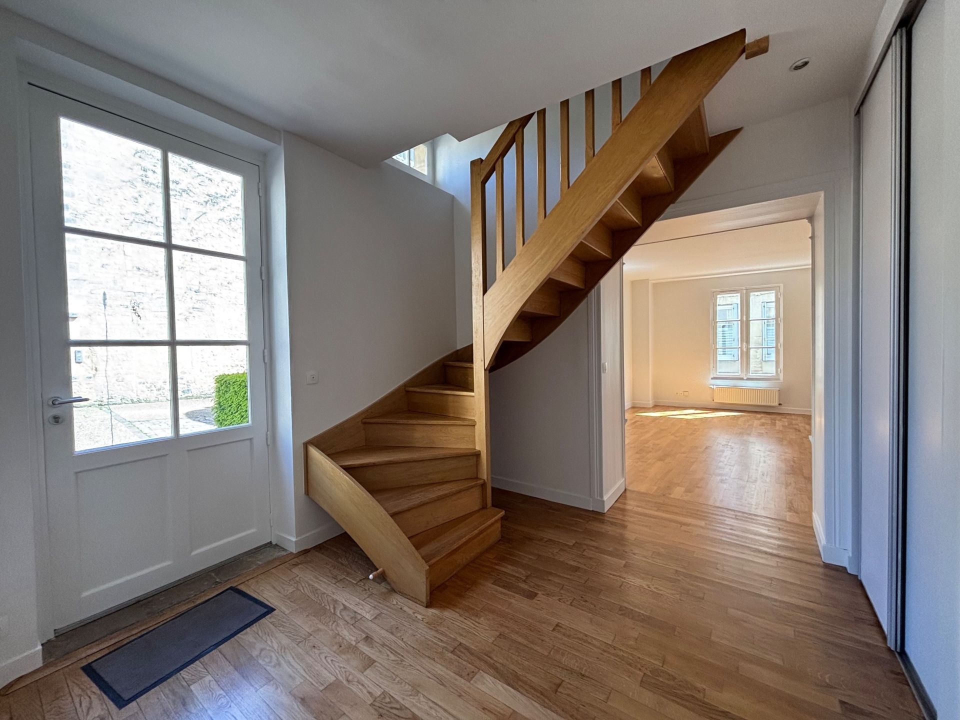 house 4 Rooms for sale on BAYEUX (14400)