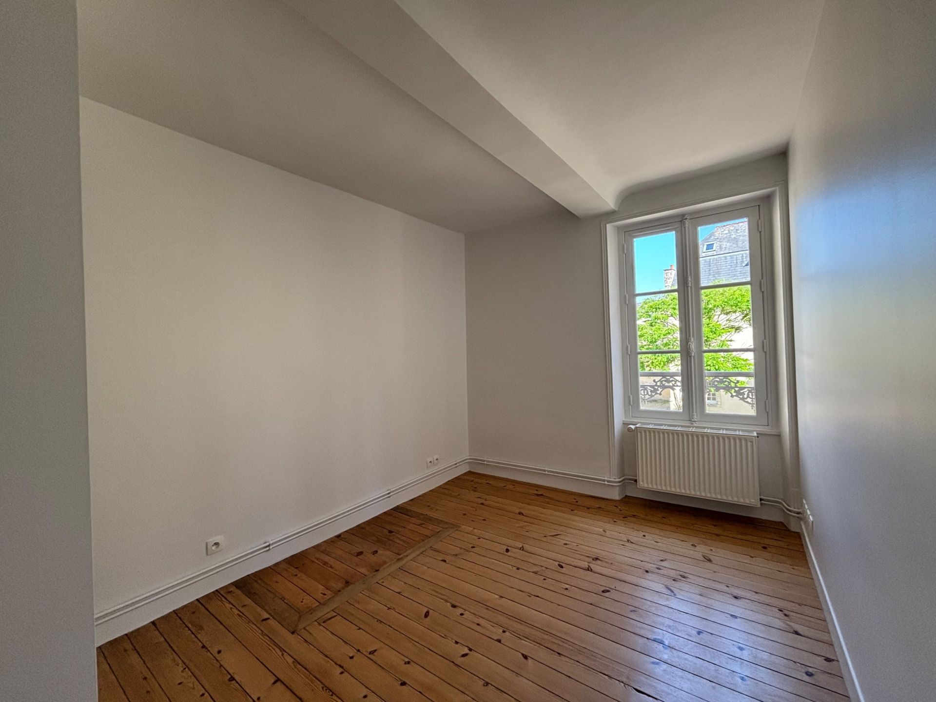 house 4 Rooms for sale on BAYEUX (14400)