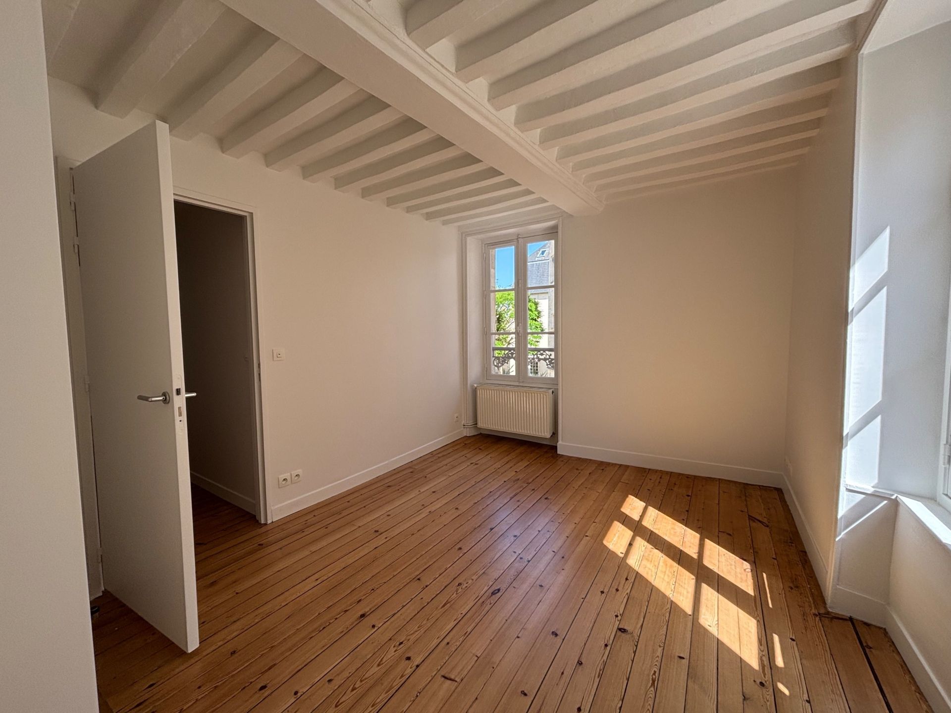 house 4 Rooms for sale on BAYEUX (14400)