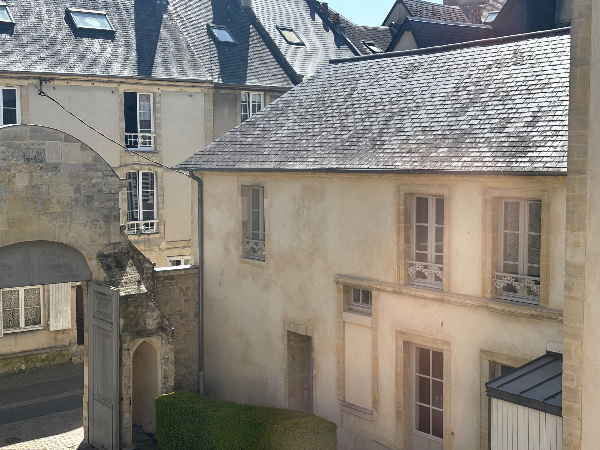 house 4 Rooms for sale on BAYEUX (14400)
