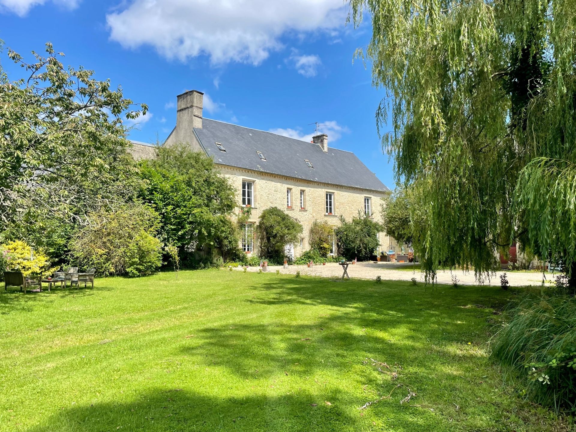 manor house 12 Rooms for sale on BAYEUX (14400)
