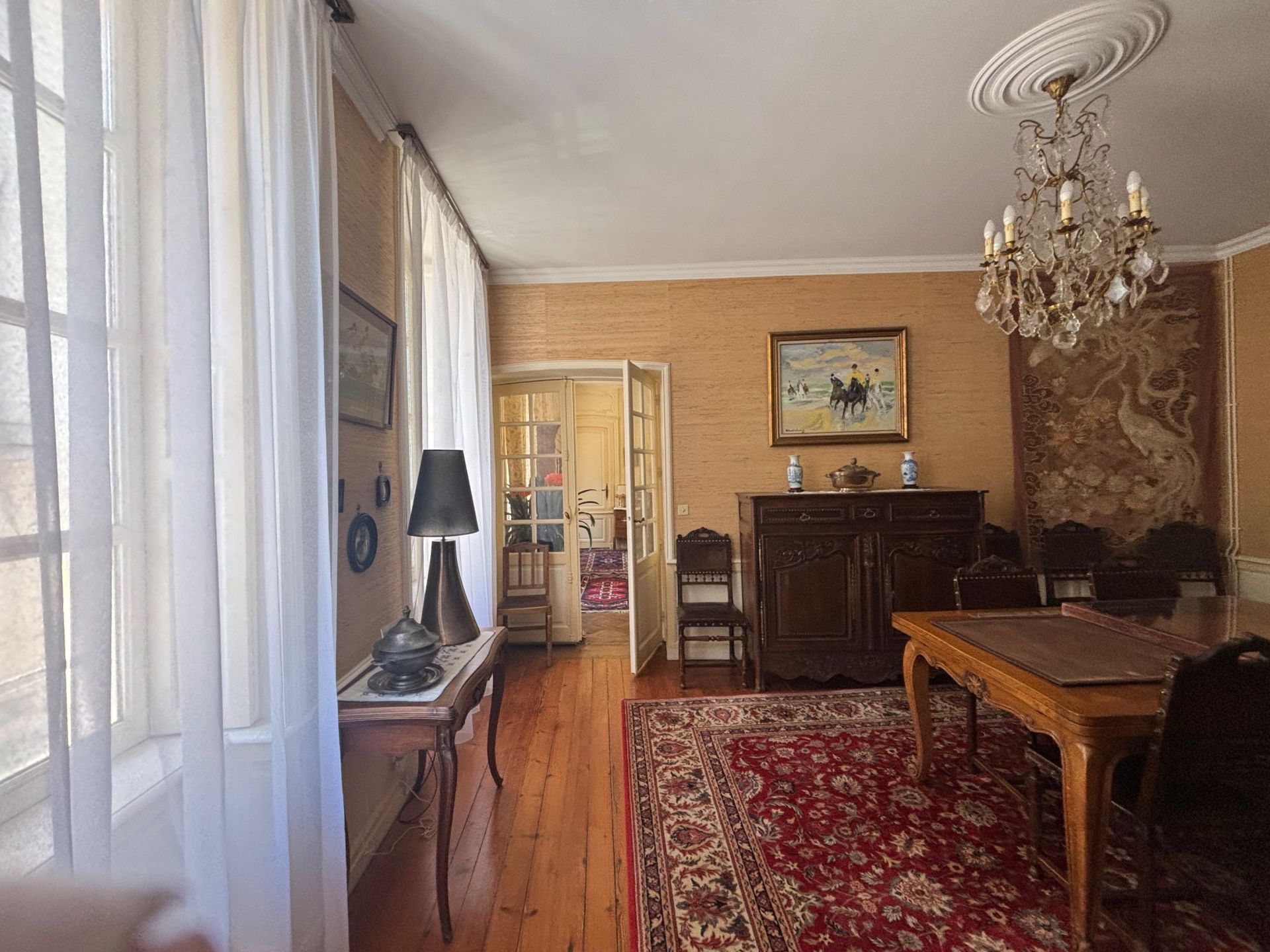 house 11 Rooms for sale on BAYEUX (14400)
