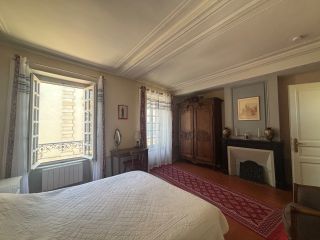 house 11 Rooms for sale on BAYEUX (14400)