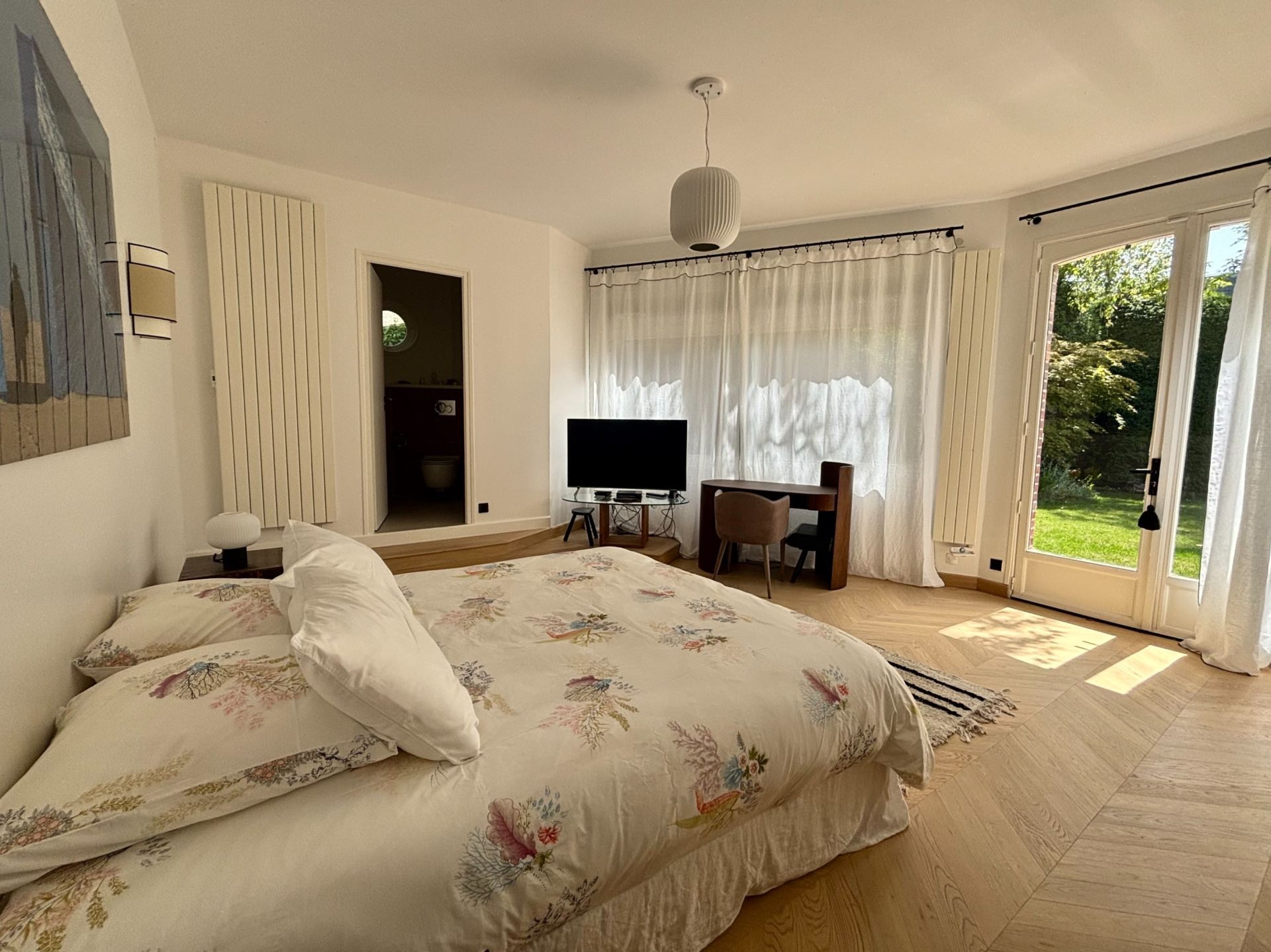 house 8 Rooms for sale on DEAUVILLE (14800)