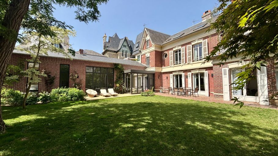 maison 8 Pièces en vente sur DEAUVILLE (14800)