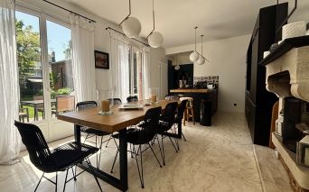 house 8 Rooms for sale on DEAUVILLE (14800)