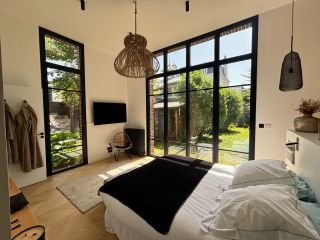 house 8 Rooms for sale on DEAUVILLE (14800)