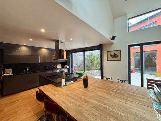 house 7 Rooms for sale on DEAUVILLE (14800)