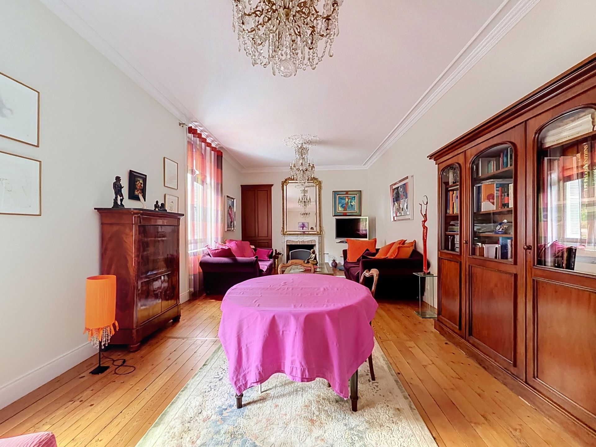 house 9 Rooms for sale on BAYEUX (14400)