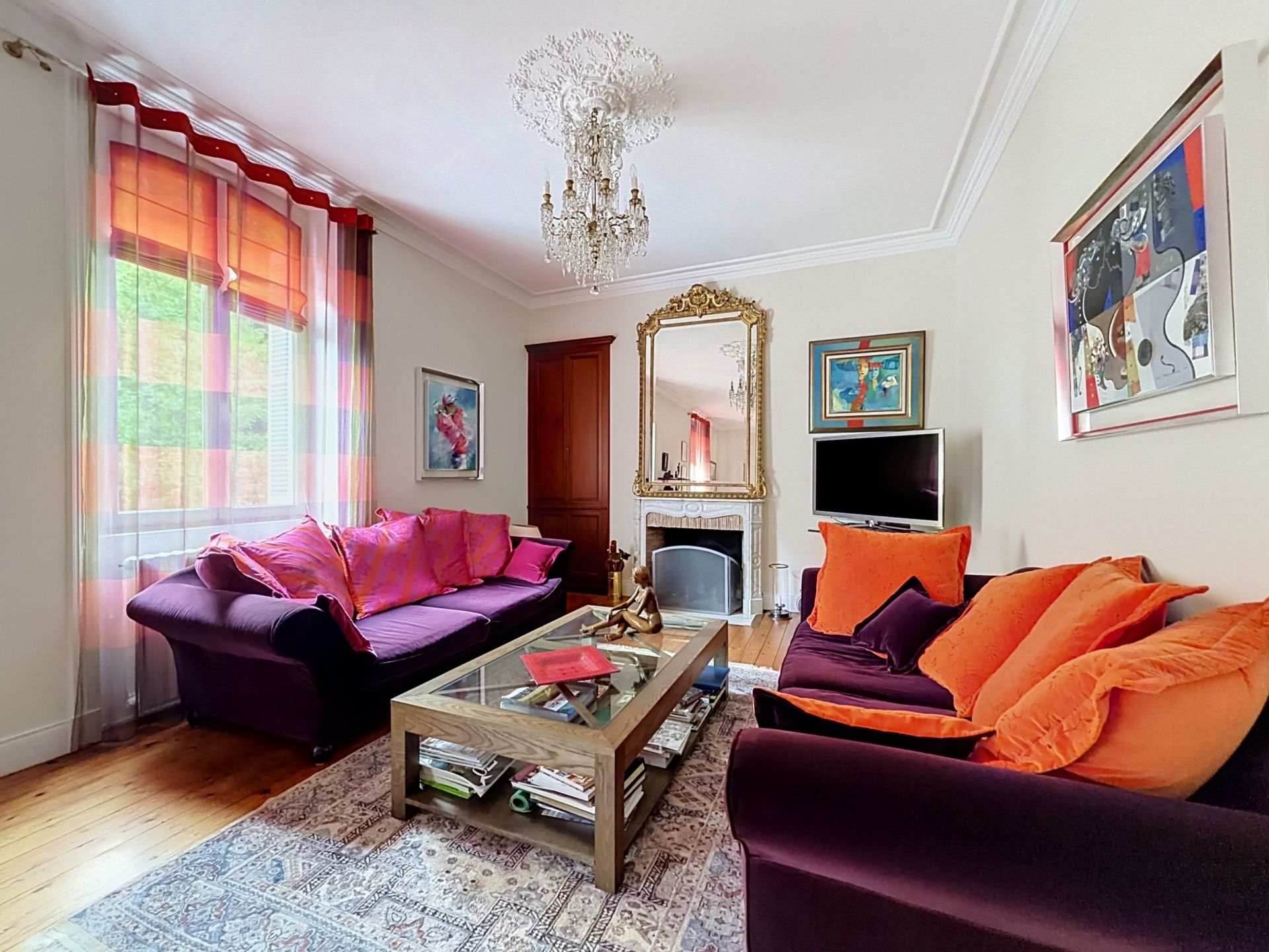 house 9 Rooms for sale on BAYEUX (14400)