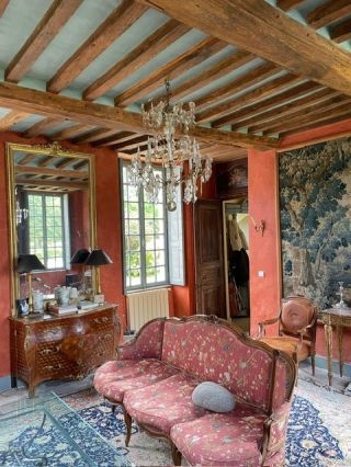 house 8 Rooms for sale on VIERVILLE SUR MER (14710)
