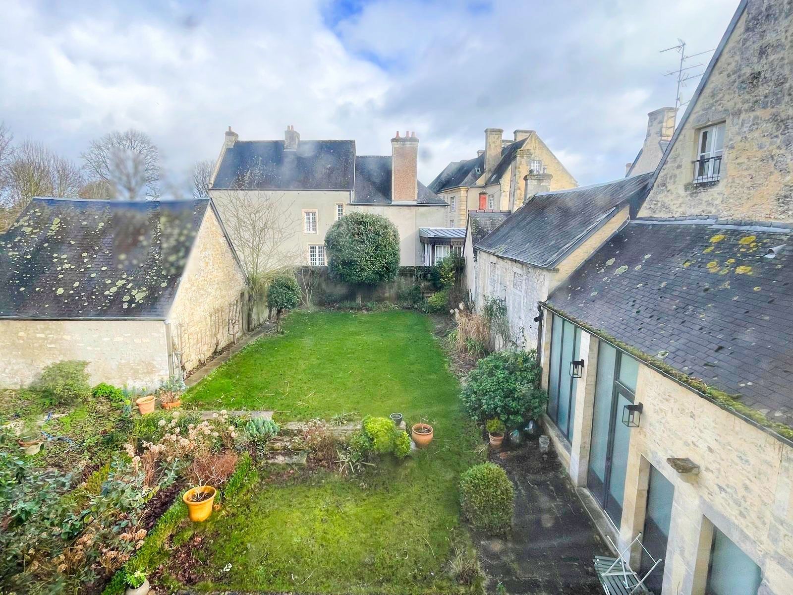 mansion (hôtel particulier) 11 Rooms for sale on BAYEUX (14400)