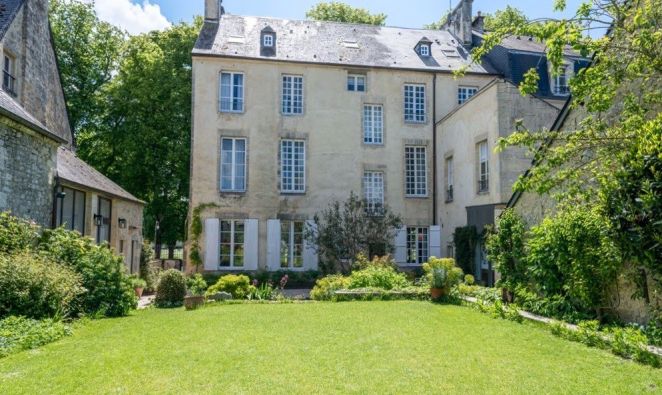 Sale Mansion (hôtel particulier) Bayeux 11&nbsp;Rooms 475&nbsp;m²