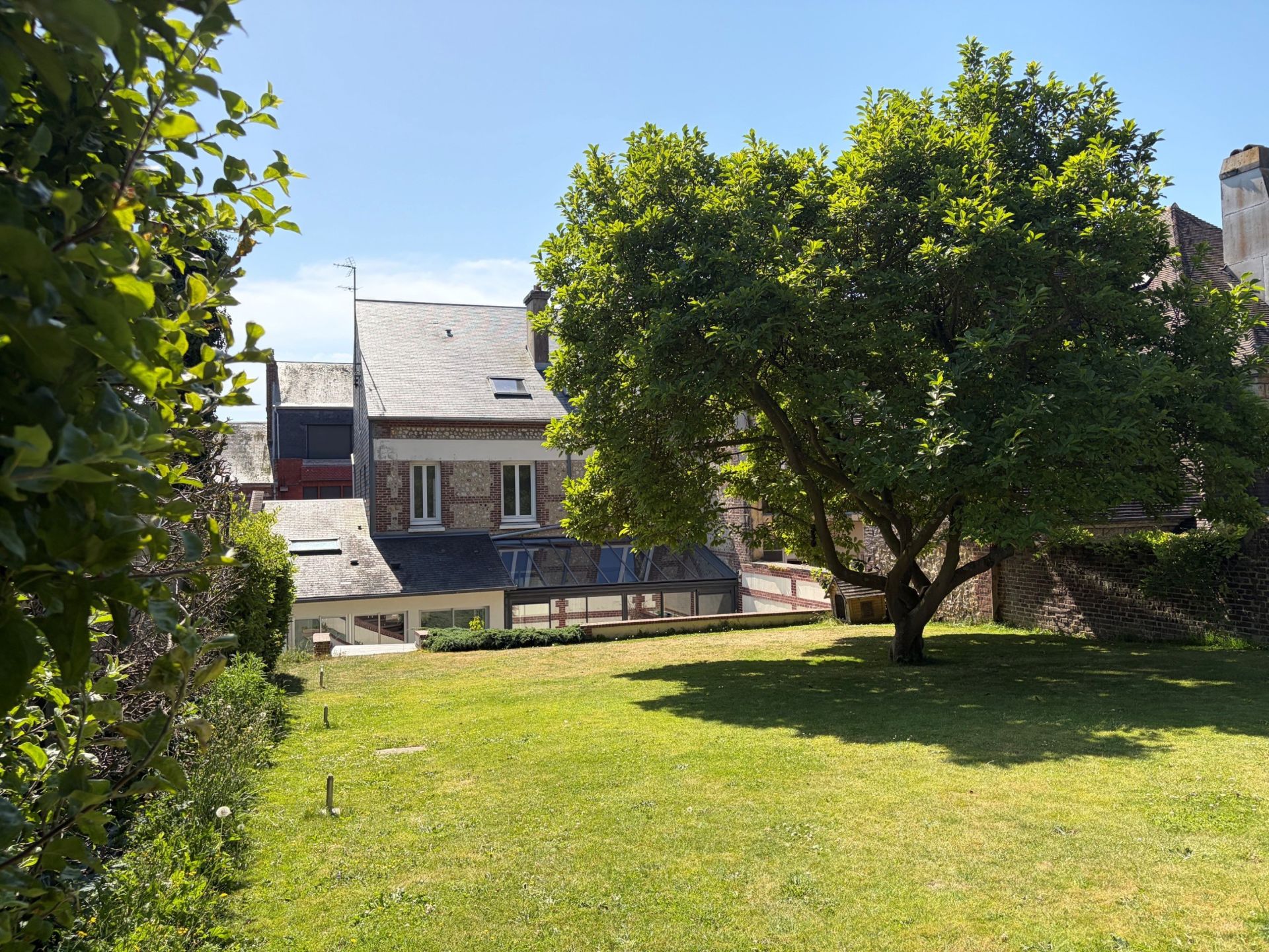 house 11 Rooms for sale on FECAMP (76400)