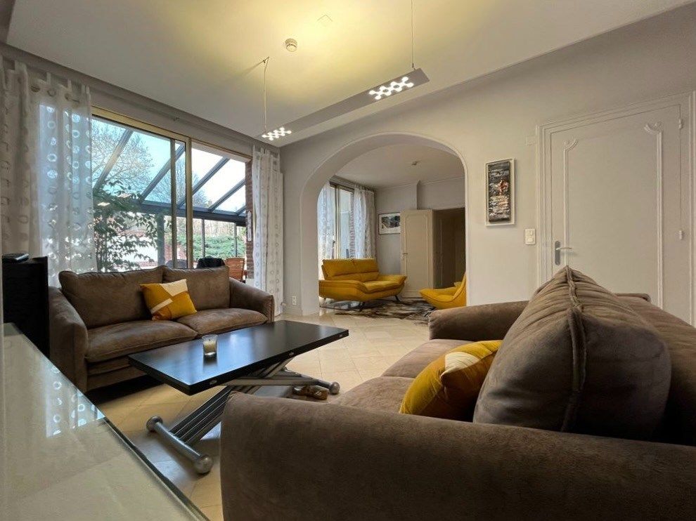 house 11 Rooms for sale on FECAMP (76400)