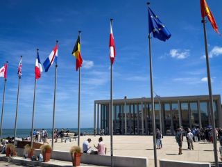house 12 Rooms for sale on BAYEUX (14400)