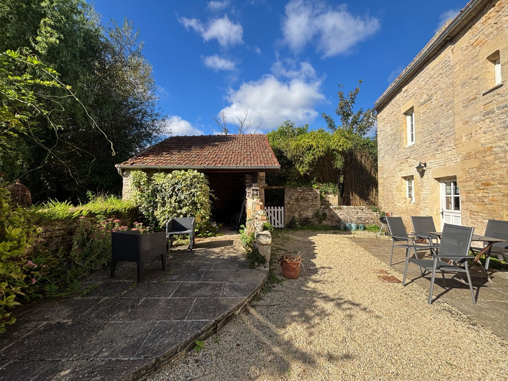 maison 8 Pièces en vente sur PONTS SUR SEULLES (14480)