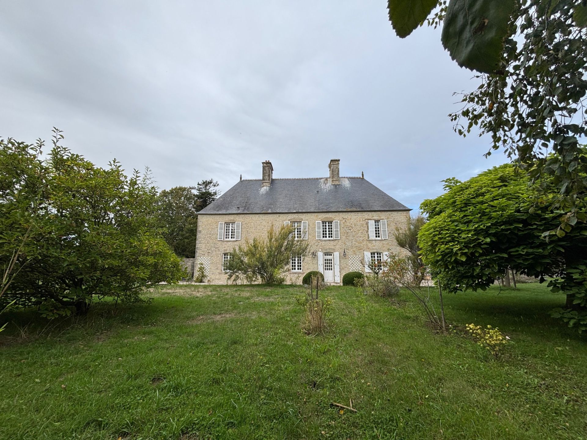 house 9 Rooms for sale on STE MARIE DU MONT (50480)