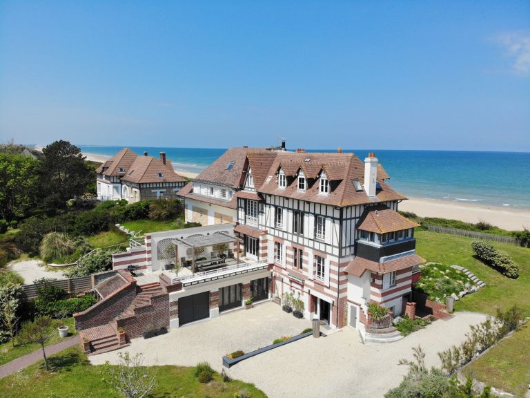 maison 13 Pièces en location saisonnière sur MERVILLE FRANCEVILLE PLAGE (14810)
