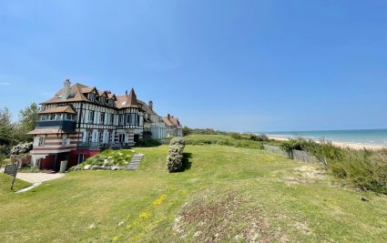 maison 13 Pièces en location saisonnière sur MERVILLE FRANCEVILLE PLAGE (14810) Vacances Maison Merville-Franceville-Plage 13 Pièces 380 m²