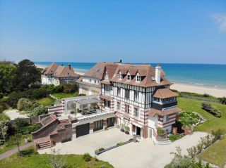 maison 13 Pièces en location saisonnière sur MERVILLE FRANCEVILLE PLAGE (14810)